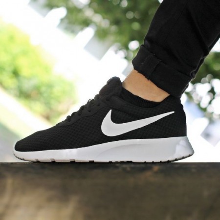 /products/sabates-nike-tanjun-negras/